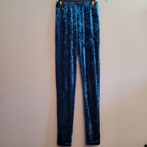 2 Piece Velour Set - Picture 3 of 5